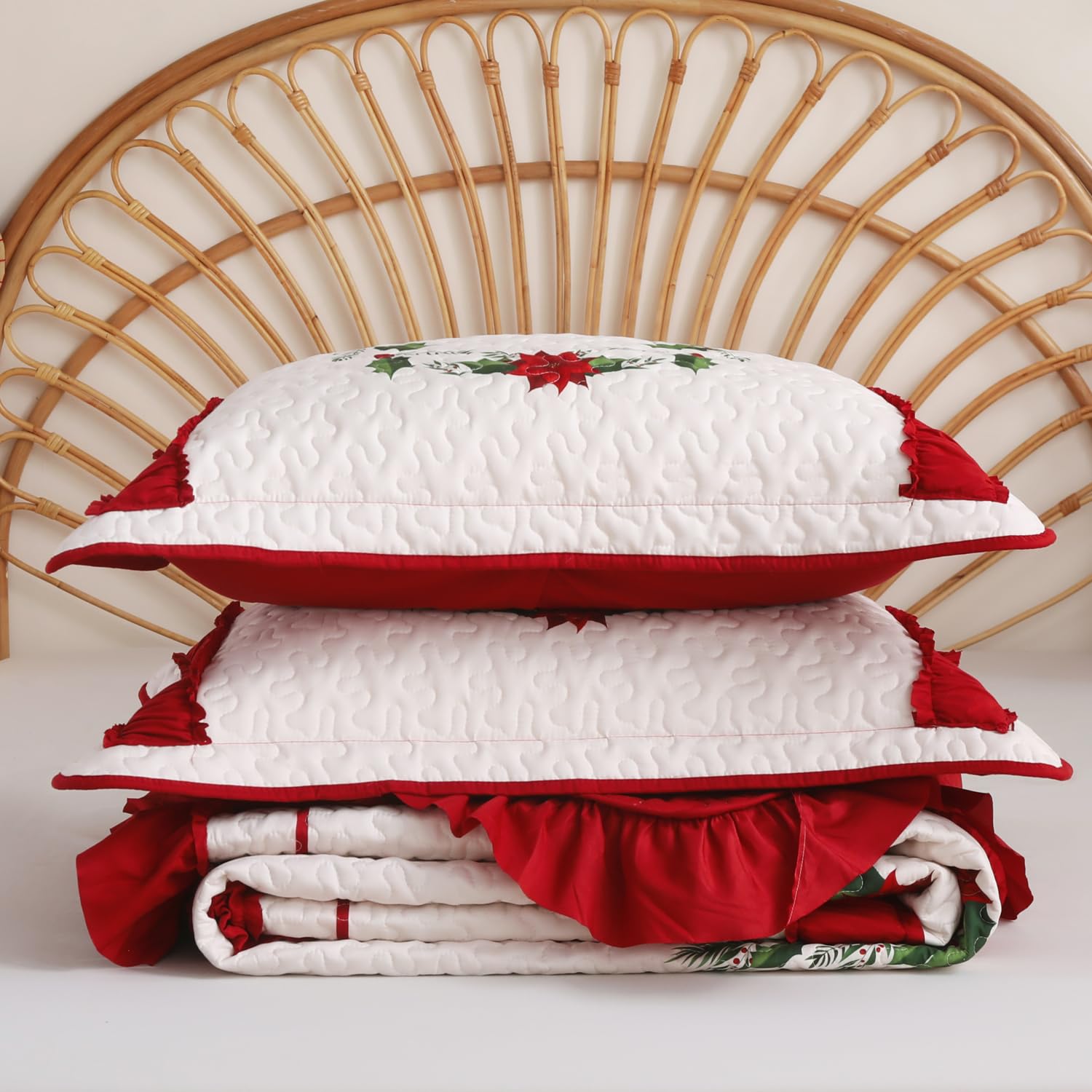 Holiday wreath three-piece quilt set - Image 2