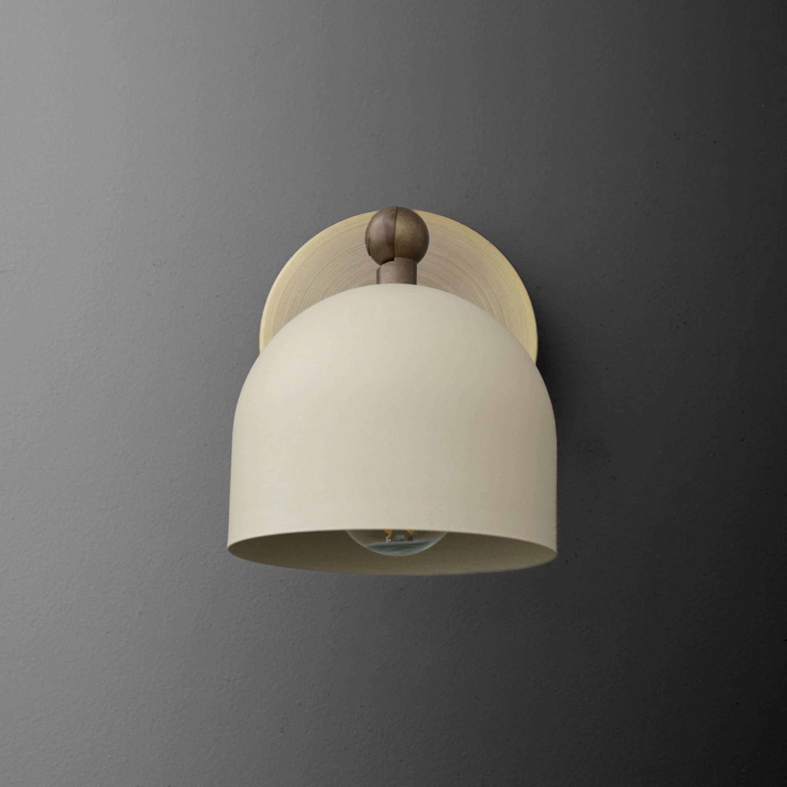 Ivory-colored hemispherical wall lamp - Image 3