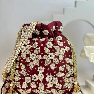 Embroidered wine-red pearl floral cloth bag