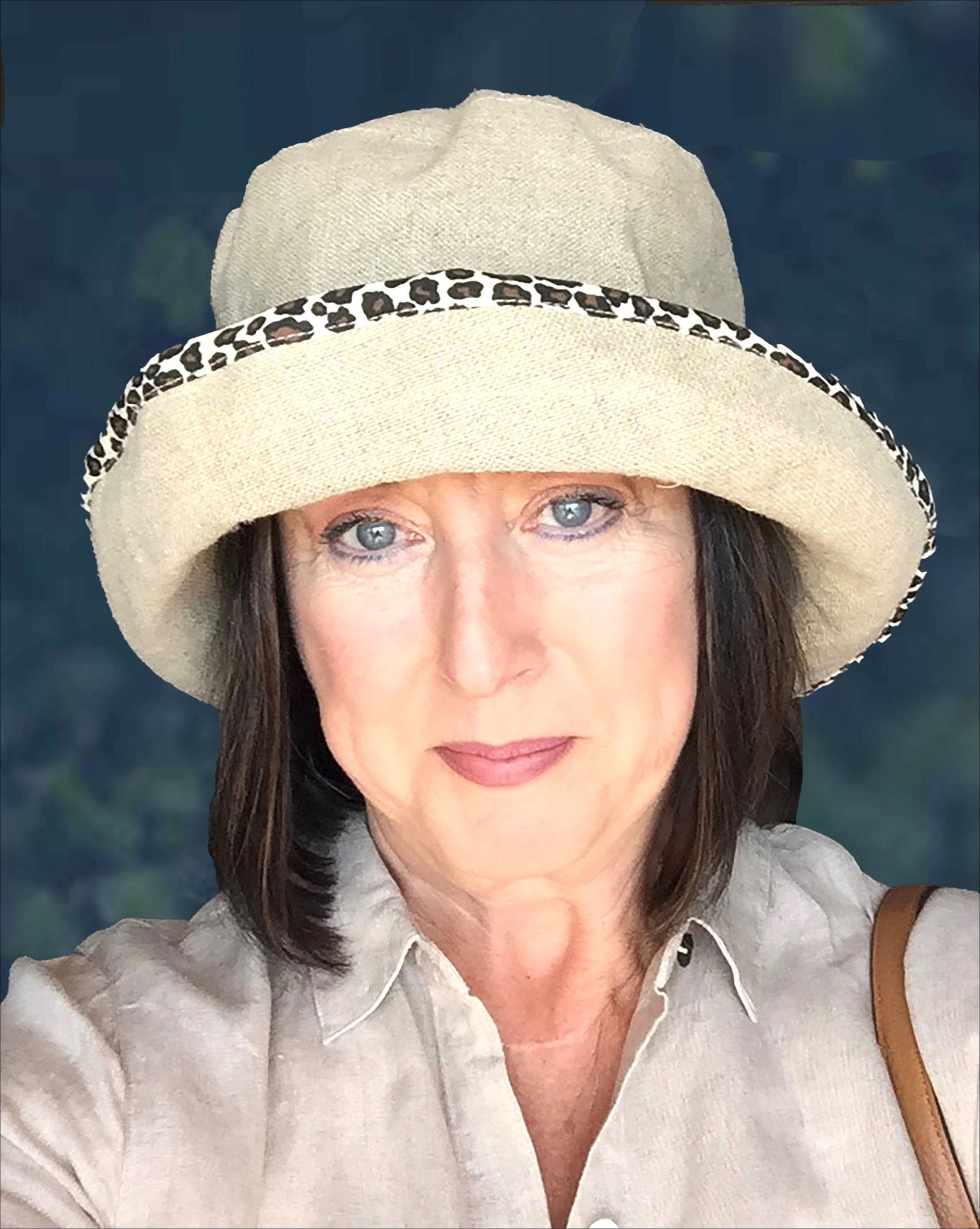 Natural linen sun hat with leopard print trim - Image 3