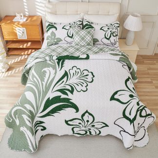 Plant Breeze Three-Piece Quilt Set