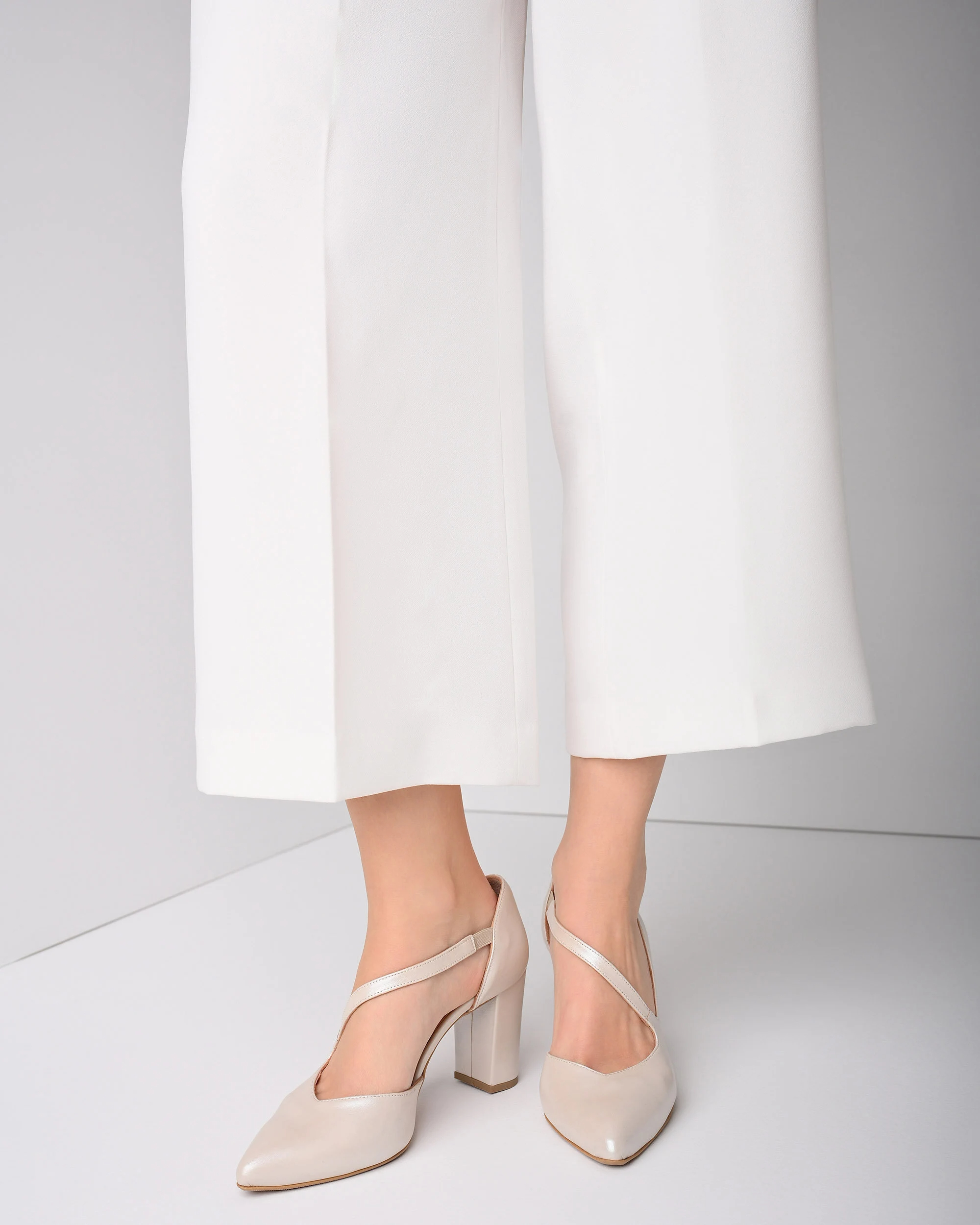 Porcelain white asymmetrical strappy chunky heels - Image 2