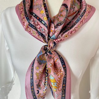 Retro court-style floral patterned square scarf