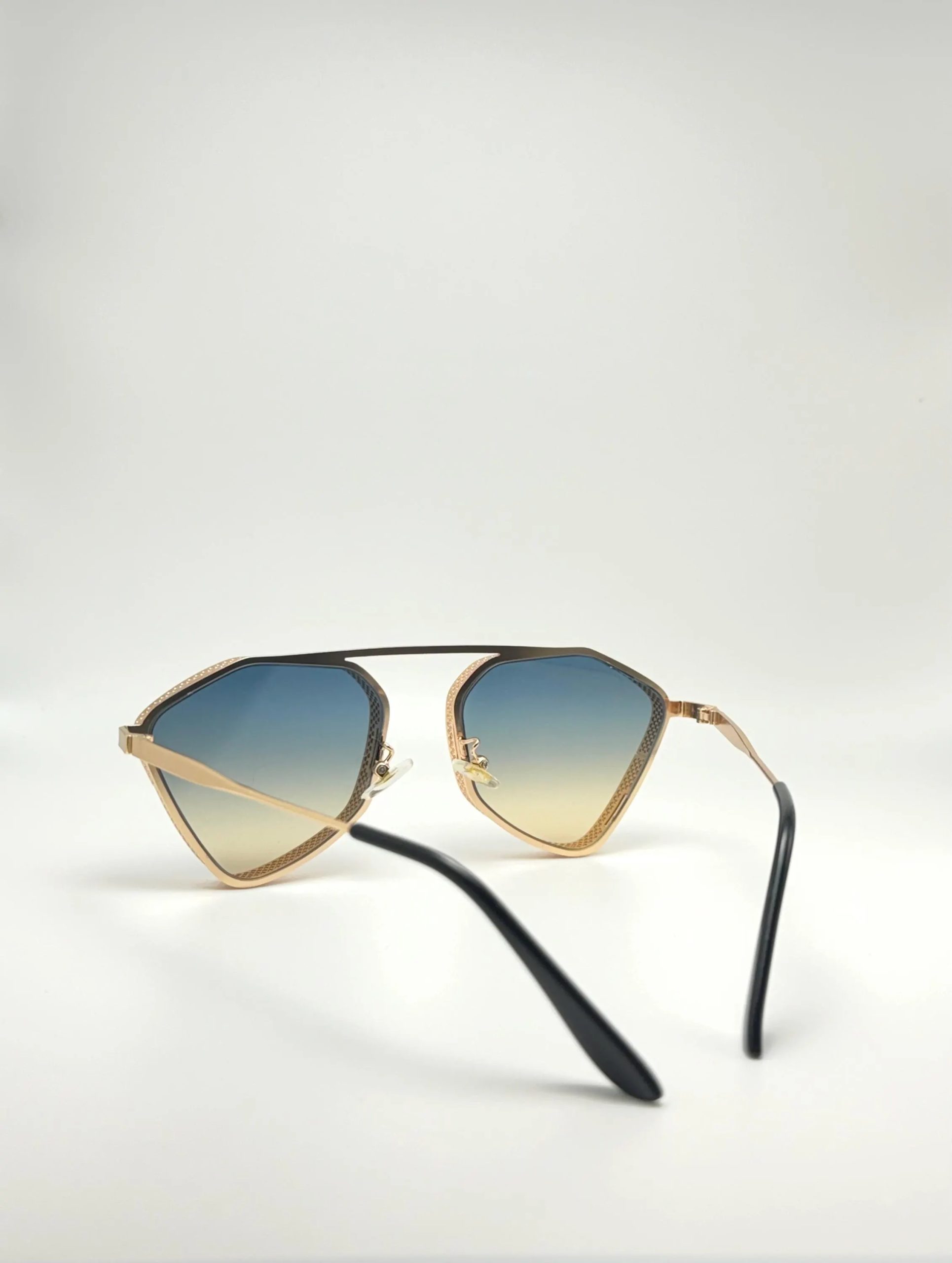 Retro snakeskin gold-framed aviator sunglasses - Image 3
