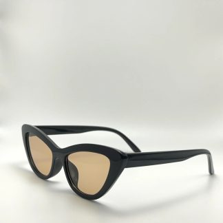 Simple black cat-eye frame sheer sunglasses