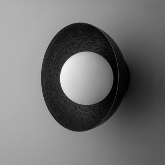 Textured bowl-shaped wall lamp