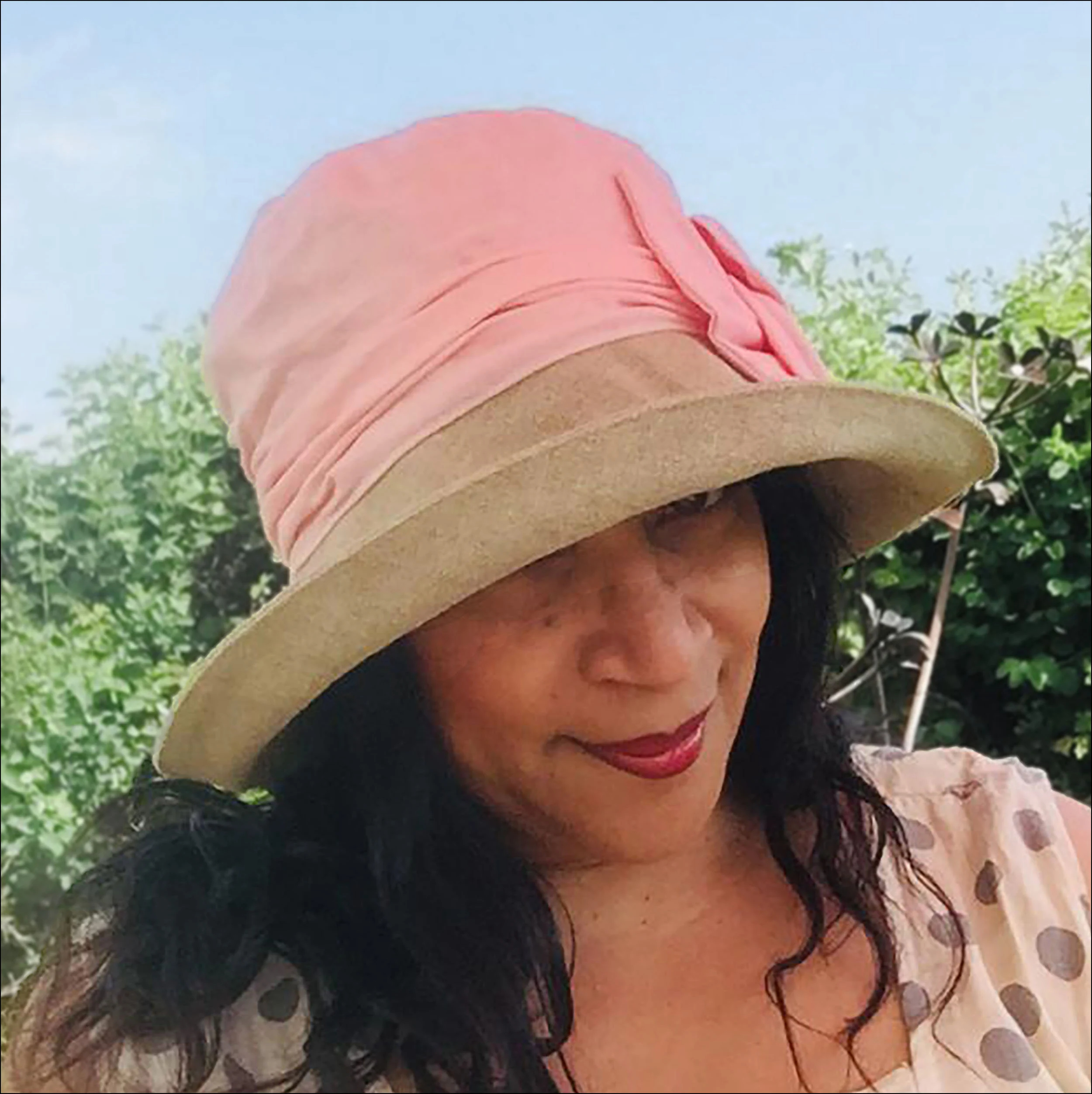 Two-tone pink and natural linen floral sun hat - Image 4