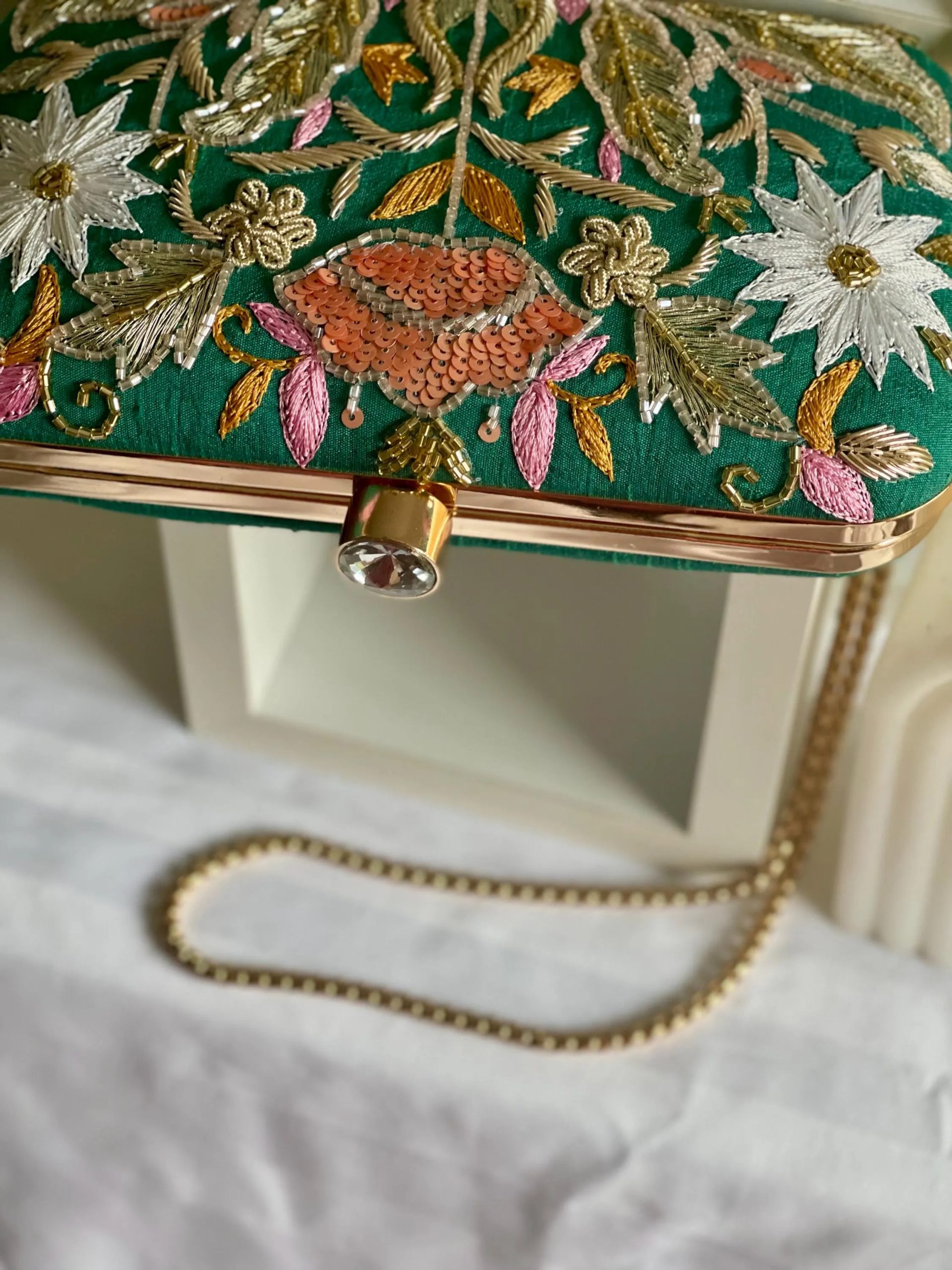 Embroidered Green Plant Evening Handbag - Image 5