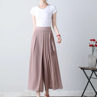 Women's flowing pleated wide-leg pants