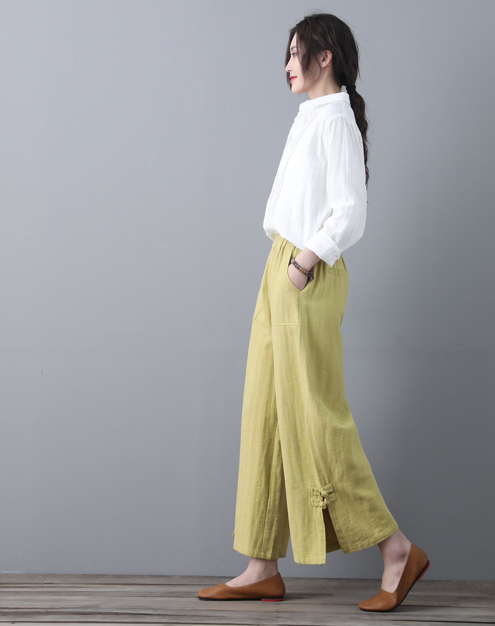 Women's linen cropped wide-leg pants - Image 2