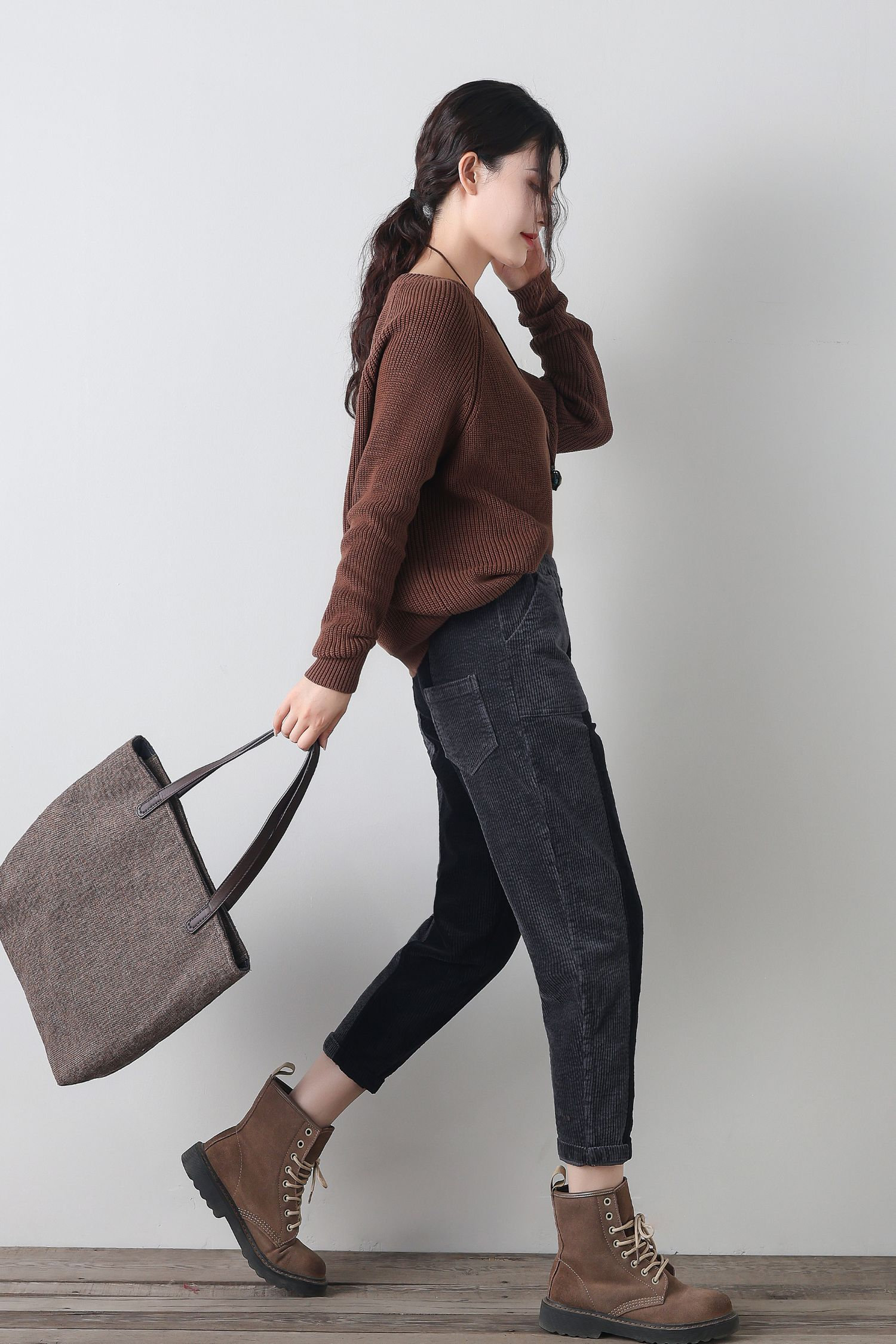 Women's patchwork corduroy tapered trousers - Image 4
