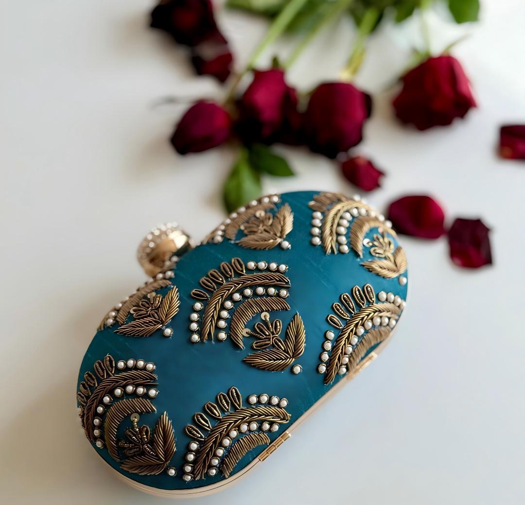 Embroidered blue-green gold pearl fan-shaped clutch - Image 3