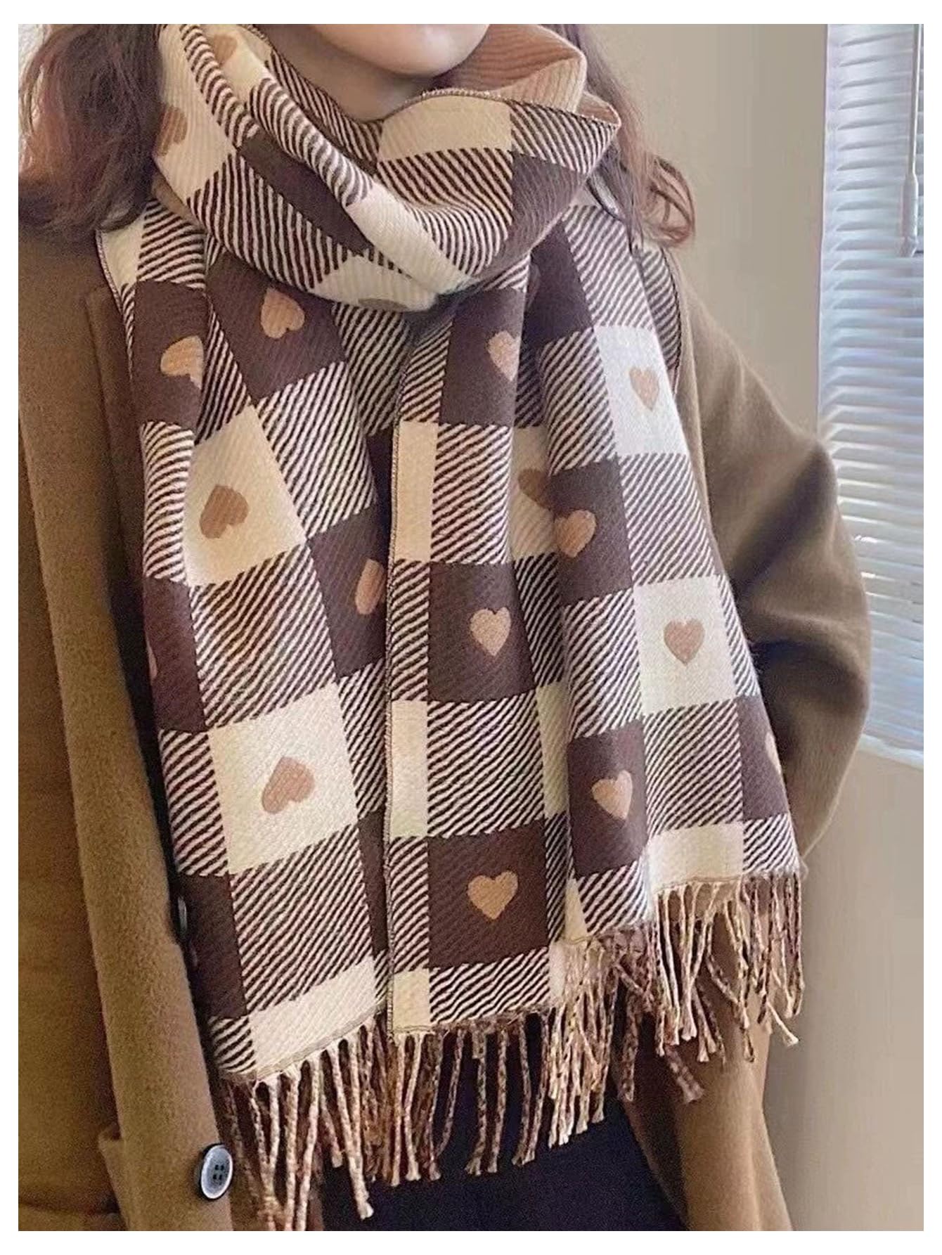 Checkered heart-shaped tassel scarf