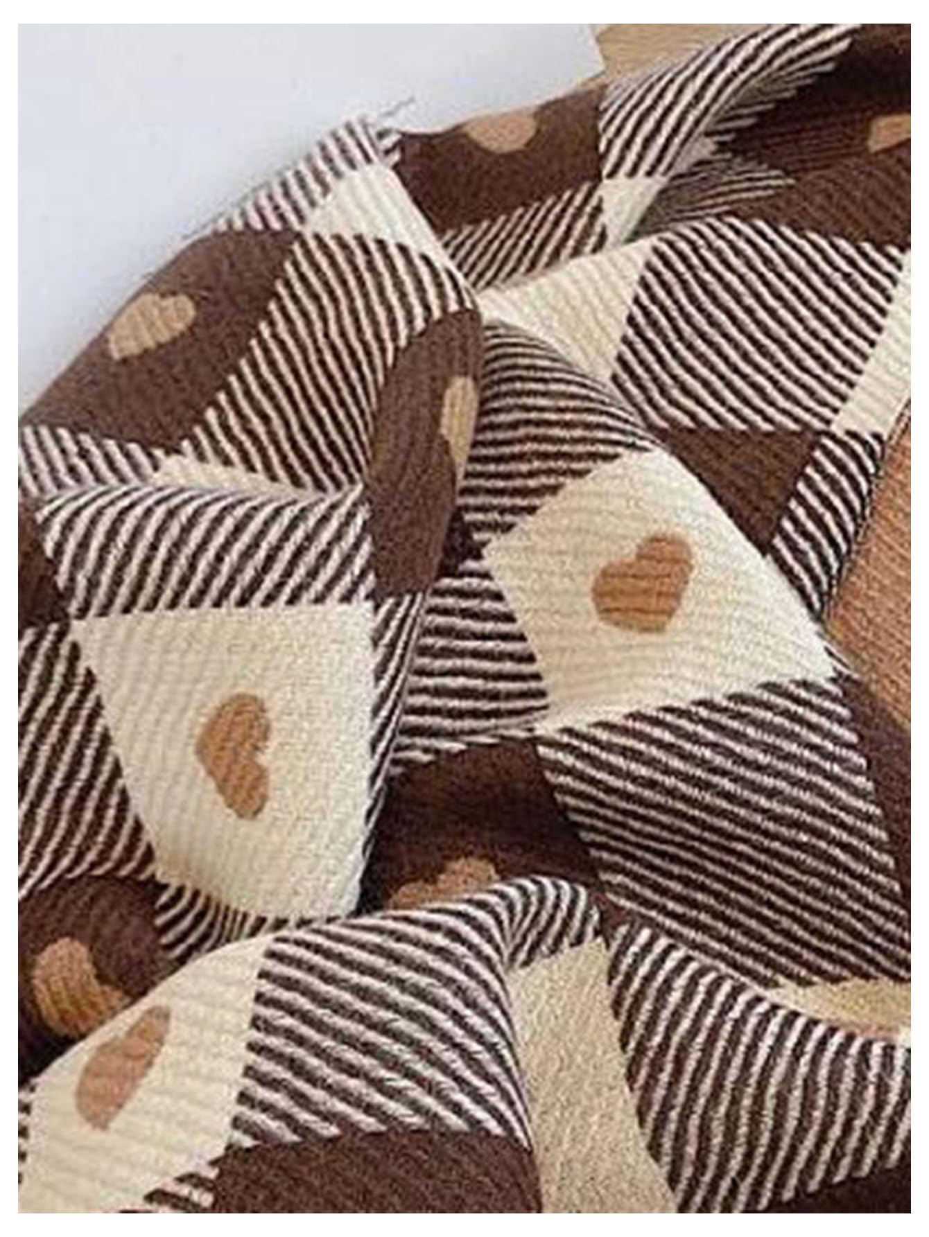 Checkered heart-shaped tassel scarf - Image 2