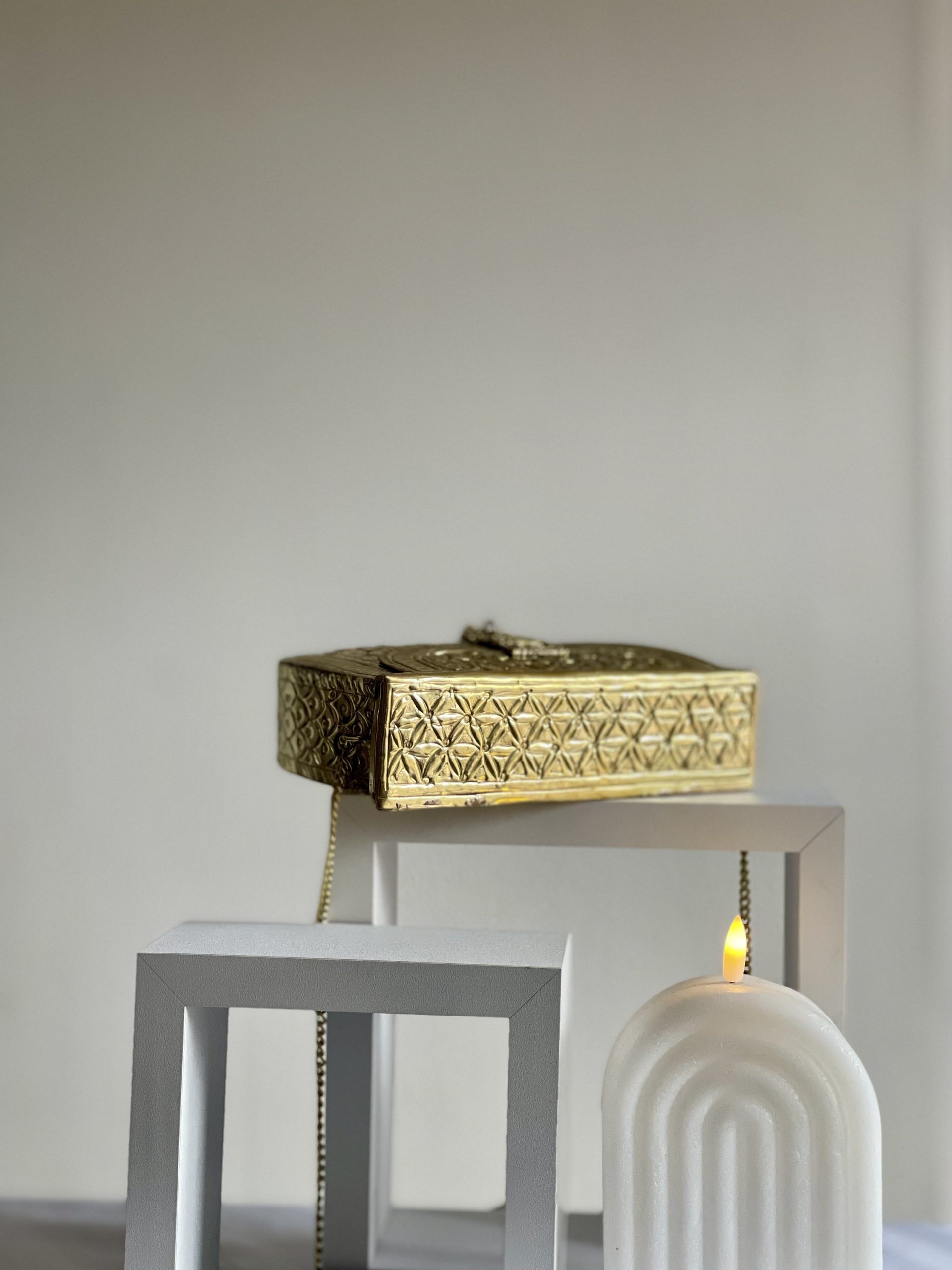 Gold-plated metal embellished crossbody bag - Image 3