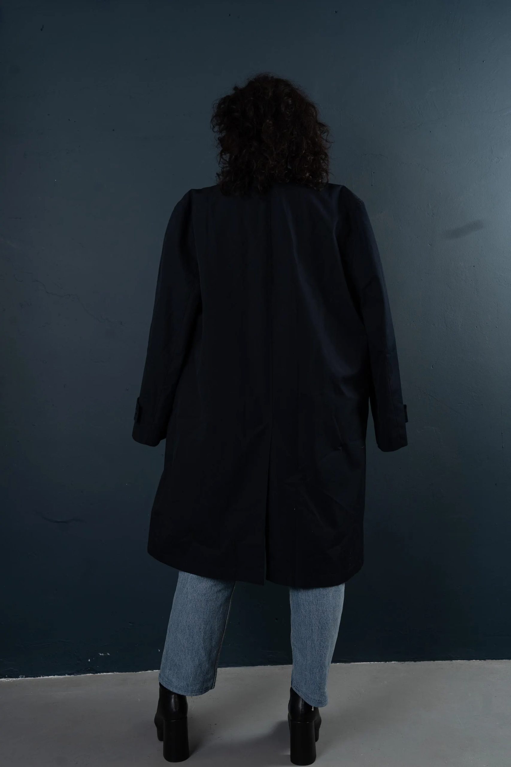 Dark navy blue long trench coat - Image 6