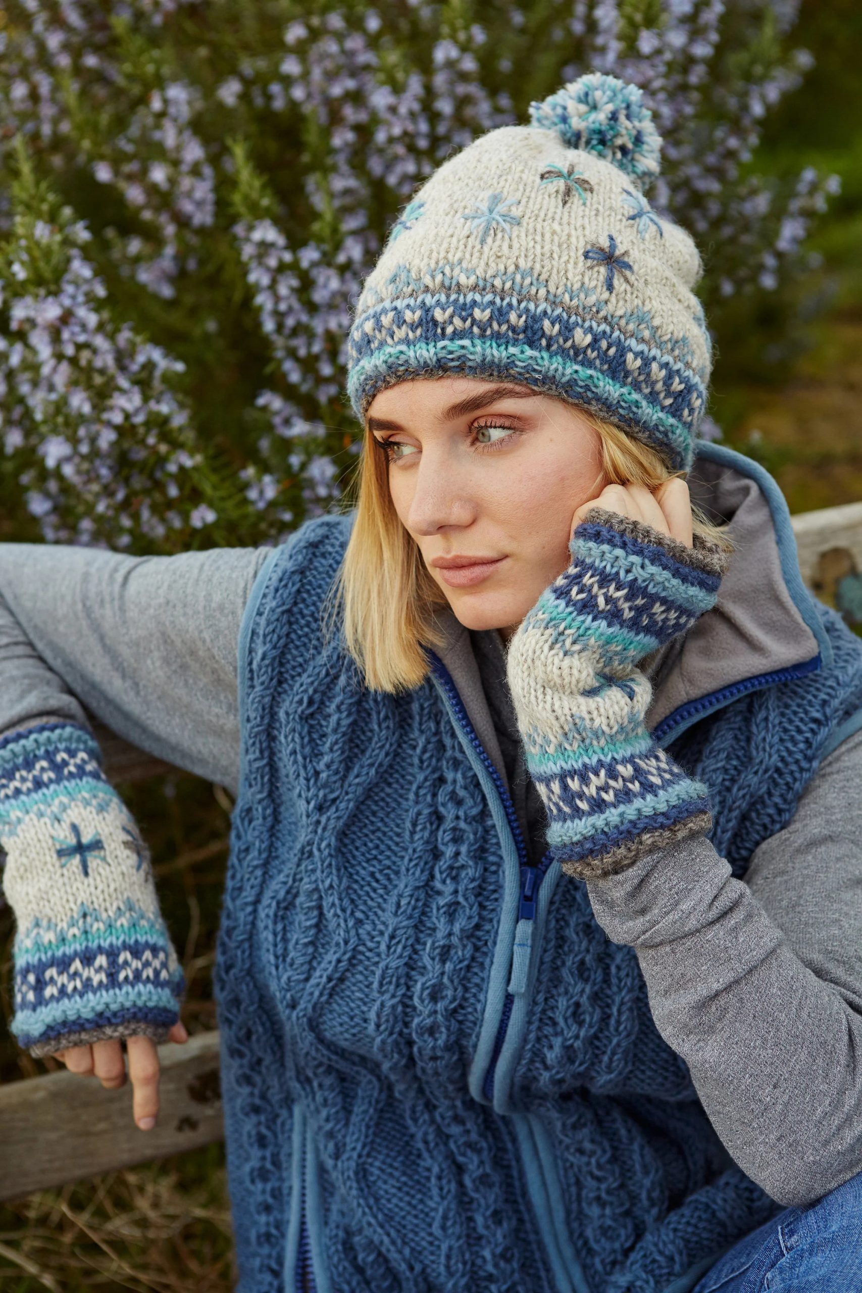 Snowflake Embroidered Pom-Pom Hat