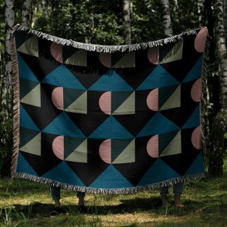 Geometric triangle semicircle woven blanket