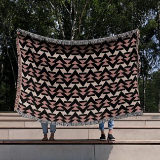 Herringbone geometric V-pattern tassel blanket